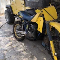 دی تی ۲۰۰و سوزوکی rm