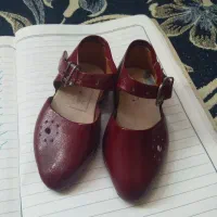 یک جفت کفش عروسکی دکوری دخترانه