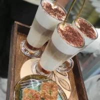 همکار خانوم برای آبمیوه بستنی
