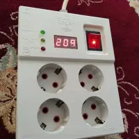 محافظ برق دارای نمایشگر ولتاژ
