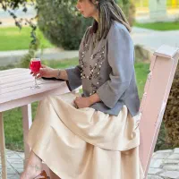 شومیز و دامن مجلسی|لباس|شاهین‌شهر, شهرک منازل چوبی|دیوار