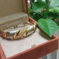 دستبندآوانونو استفاده نشده ۱۹۹هزارتومن بالای تابلو