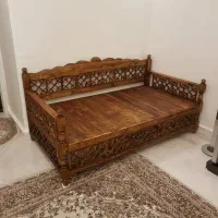 تخت سنتی جلو مبلی عسلی و نیمکت چوبی