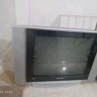 کولر و تلویزیون و دو عدد قفس و طرقه|تلویزیون و پروژکتور|قم, نیروگاه|دیوار