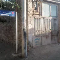 مغازه 60 متر زیر بنا 40 متر بارکن دیوار خاک گچ