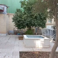 رهن واجاره زیر زمین شیک و موقعیت خوب