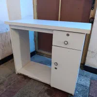 میز تحریر و ناخونکاری