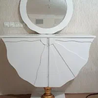 آیینه و کنسول