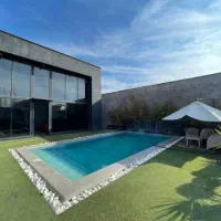عمارت بزرگ  با استخر آبگرم الو ویلا