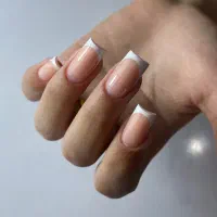 آموزش صفر تا صد خدمات ناخن با تخفیف ویژه