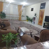 سوییت ویلایی شیک وبسیار تمیز همکف با حیاط در سمیرم