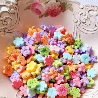 قندهای رنگی رنگی با طعم های مختلف