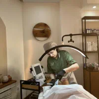 فیشال و پدیکور (با آف ویژه فقط تا ۱۰م اردیبهشت)