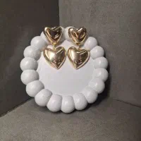 گوشواره میخی قلب طلایی
