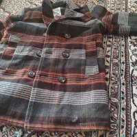 تعدادی لباس بچگانه