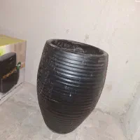 گلدان بزرگ مشکی