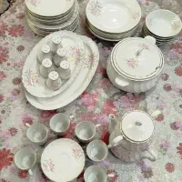 سرویس چینی البرز۶نفر غذاخوری وصبحونه خوری دورطلایی