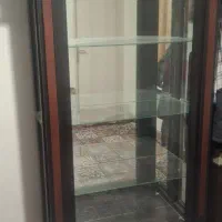 بوفه چوبی پشت تمام آینه