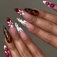 ترمیم ناخن ۱۱۰کاشت۱۵۰پدیکور۲۰۰لمینت۱۲۰طراحی از۱۰|خدمات آرایشگری و زیبایی|کرج, گوهردشت|دیوار