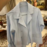 تعداد زیادی لباس