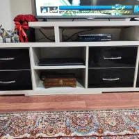 میز تلویزیون تمیز . جنس عالی .