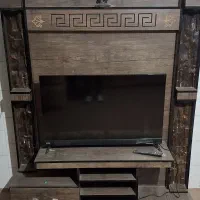 تلویزیون 40 اینج و میز