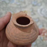 گلدان گلی قدمت دار