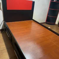 یک عدد تخت ۱ نفره با تشک|تخت و سرویس خواب|رشت, دیلمان|دیوار