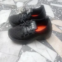 کفش کتانی بچگانه