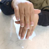 آموزش کاشت ناخن