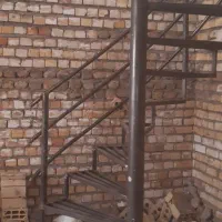 جوشکاری سیار ساخت انواع پله گرد ومعمولی والاچیق