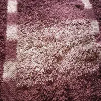 یک عدد فرش  چهار و نیم متری