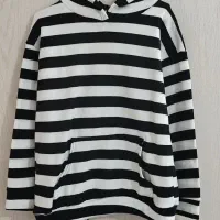 تعدادی بلوز و لباس گرم