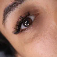 آفر اکستنشن مژه تخصصی|خدمات آرایشگری و زیبایی|شیراز, کرونی(خاتونک)|دیوار