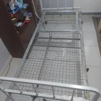 تخت بیمارستانی . لگن خور . دارای جک تنظیم