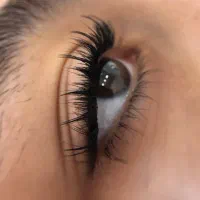 مدل برای کاشت خط چشمی