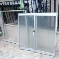 پنجره آلمینیومی تمیز