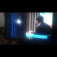 یک عدد تلوزیون شکسته