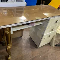 میز ناخن با شیشه