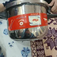 زودپز کاملا نو هستش فقط کارتون نداره