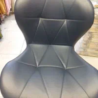 دو عدد صندلی