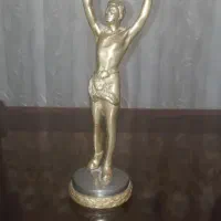 مجسمه قدیمی برنزی