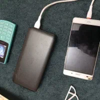 فروش پاوربانک و دو گوشی همه باهم