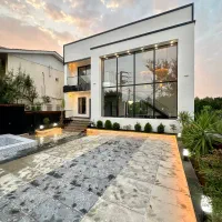 دوبلکس-مدرن-نماشیشه-280متری-3خواب-استخردار