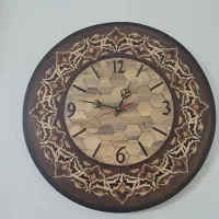 ساعت معرق چوب دست‌ساز  طرح سنتی بسیار خاص