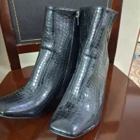 چند چفت  کفش زنانه