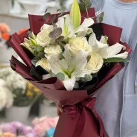 دسته گل لیلیوم و رز قرار اول کد ۱۲۱۴ گلاریس