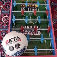 فوتبال دستی با توپ