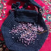 کیف بافتنی و گلدوزی، کار دست