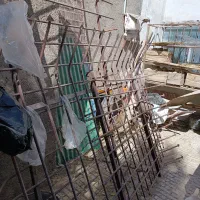 نرده روی دیوار|مصالح و تجهیزات ساختمان|صحنه, |دیوار